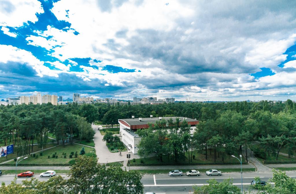 Apartments On Henerala Zhmachenka Kiev Exteriör bild